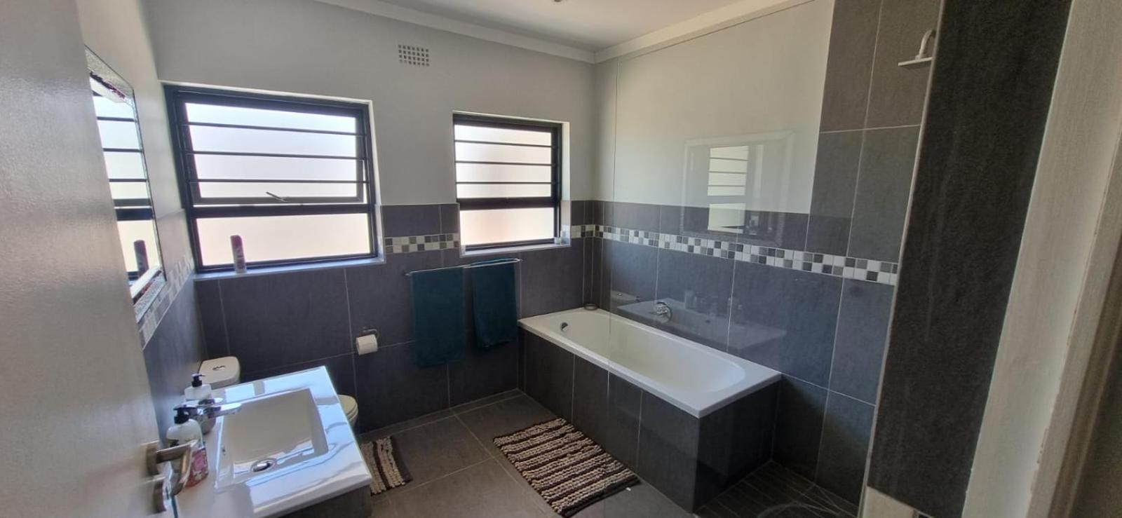 Family To Rent Holiday home Cape Town